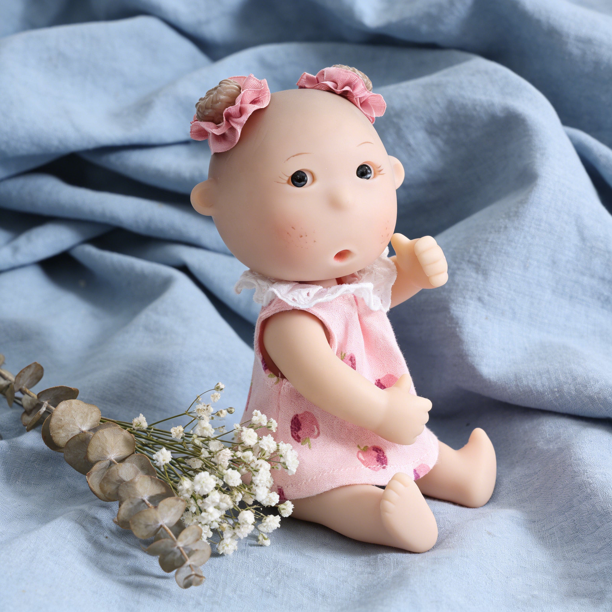 Cloveray 7-inch adorable mini vinyl doll