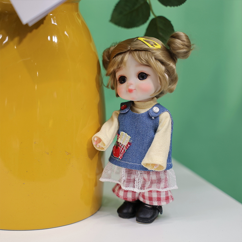 Cloveray 6-Inch Porcelain Doll · Handmade Collectible Edition