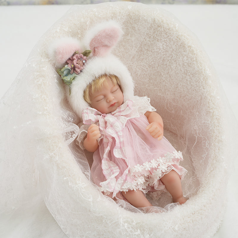 Cloveray lifelike infant doll
