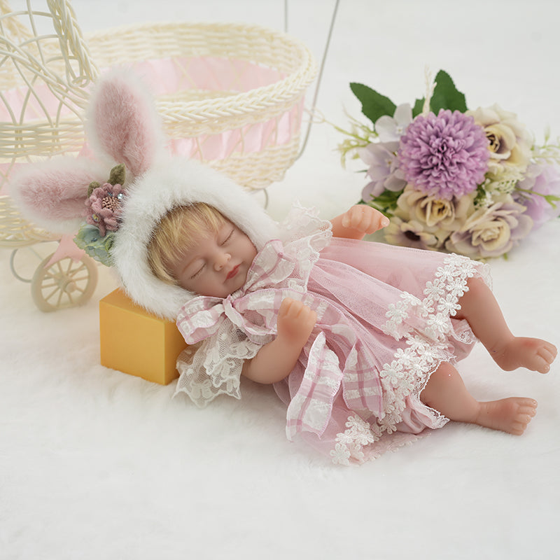 Cloveray lifelike infant doll