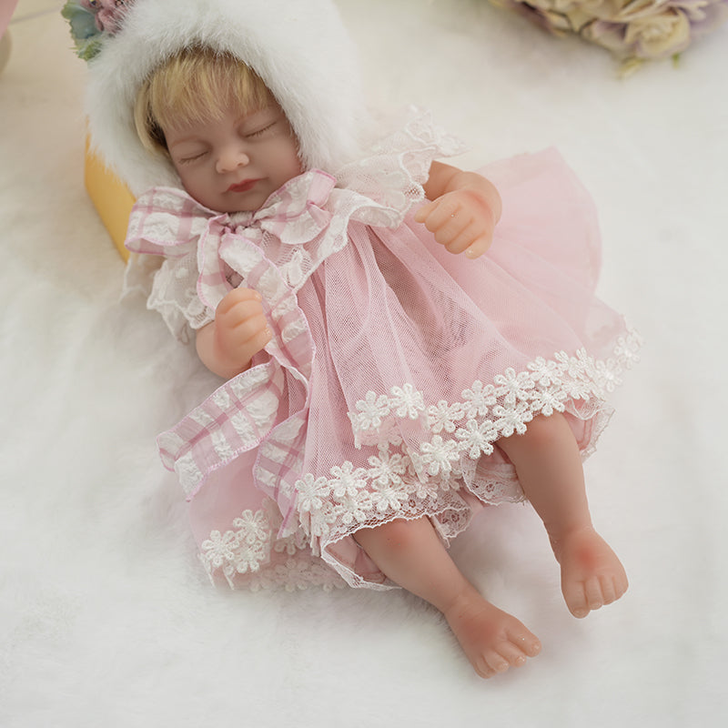 Cloveray lifelike infant doll