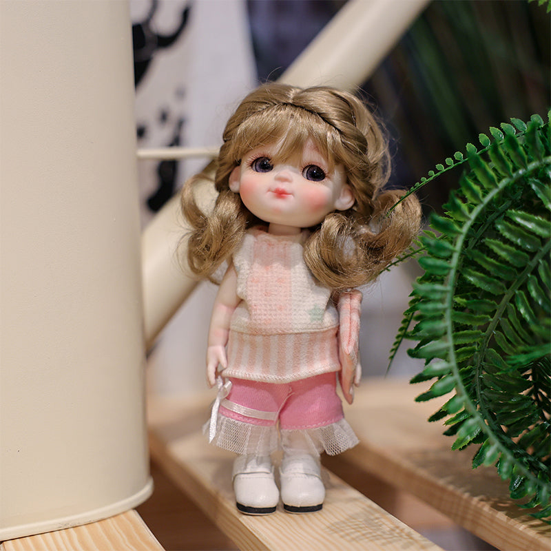 Cloveray 6-Inch Porcelain Doll · Bunny Ears Edition