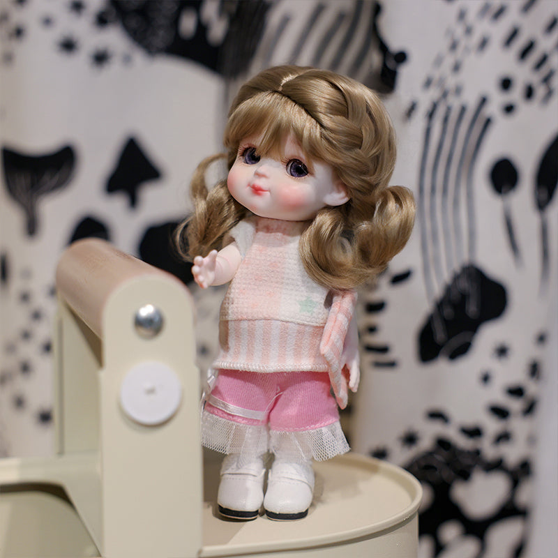 Cloveray 6-Inch Porcelain Doll · Bunny Ears Edition