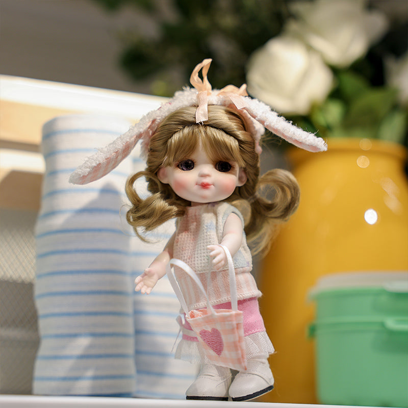 Cloveray 6-Inch Porcelain Doll · Bunny Ears Edition