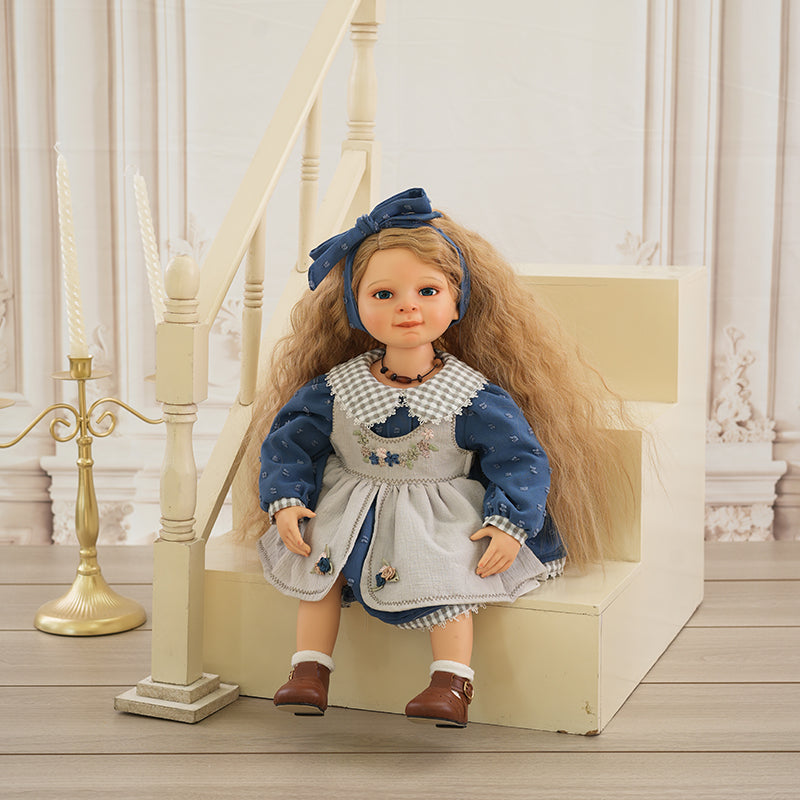 Cloveray girl doll toy
