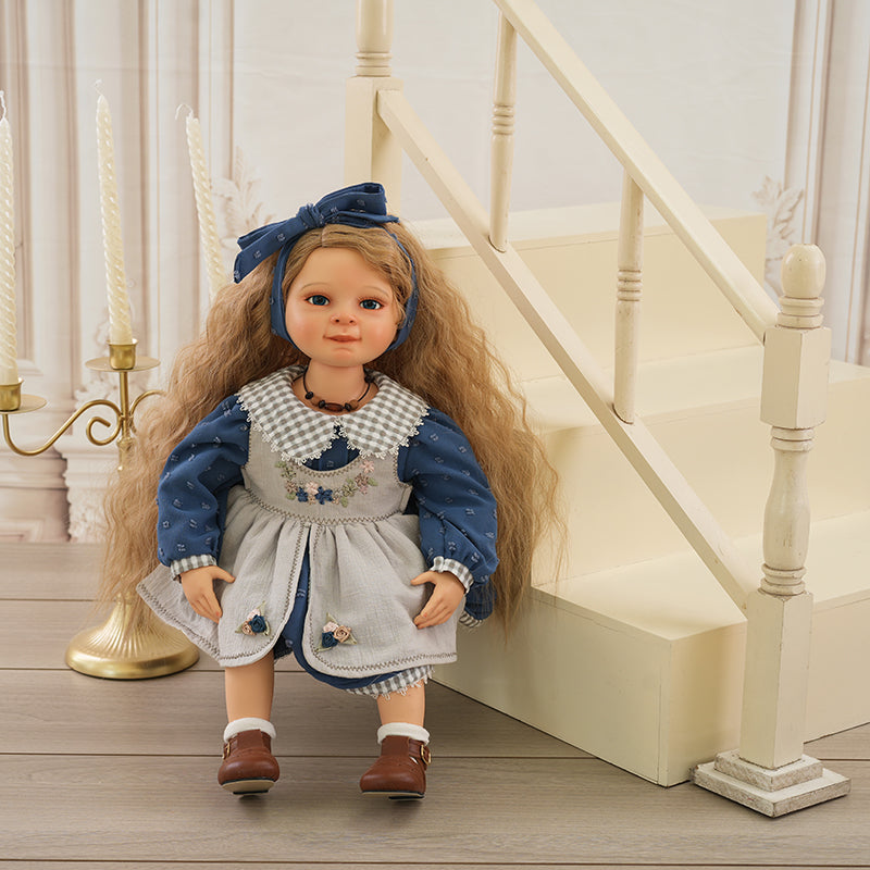 Cloveray girl doll toy